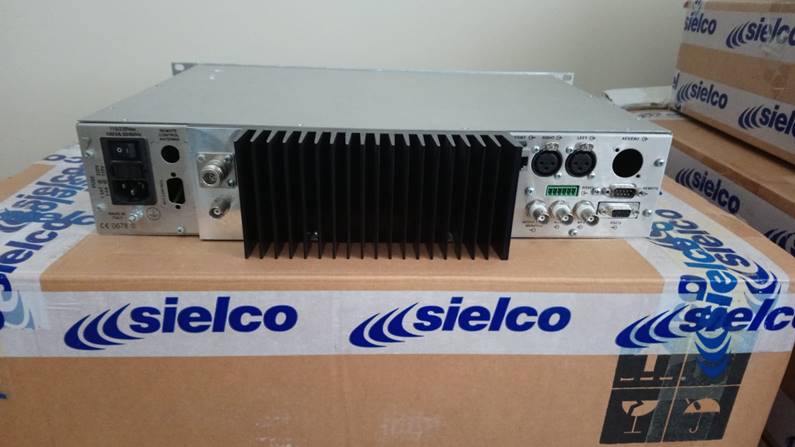 Sıfır ayarında ikinci el SIELCO 30 W Fm Exciter. Exciter'in değişeni yoktur. Bir yıl Tatman Elektronik Ltd.Şti. garantisi vardır. 